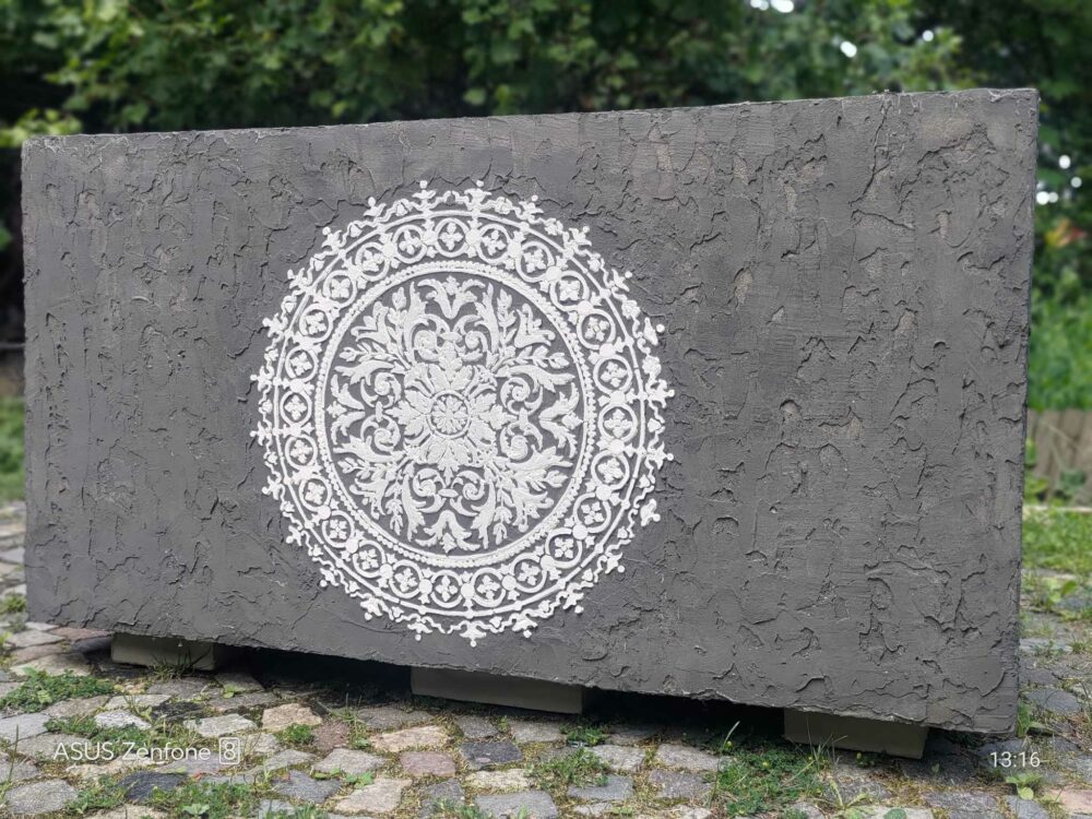 Duża pozioma donica ogrodowa beton cement biały ornament